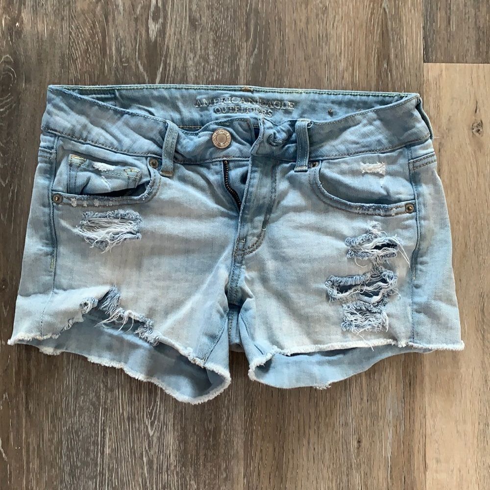 American Eagle midi distressed shorts sz 4